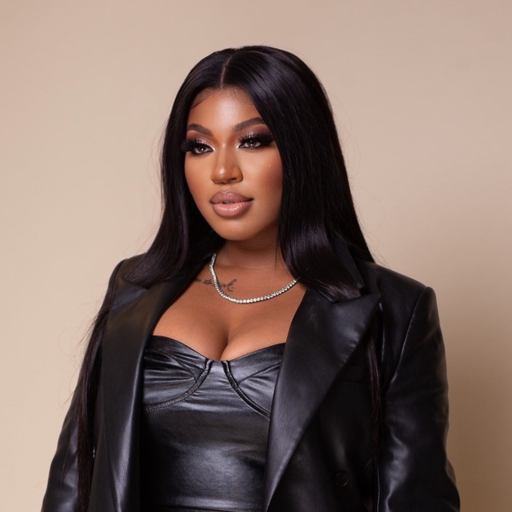 Meet your Posher, Abusiah